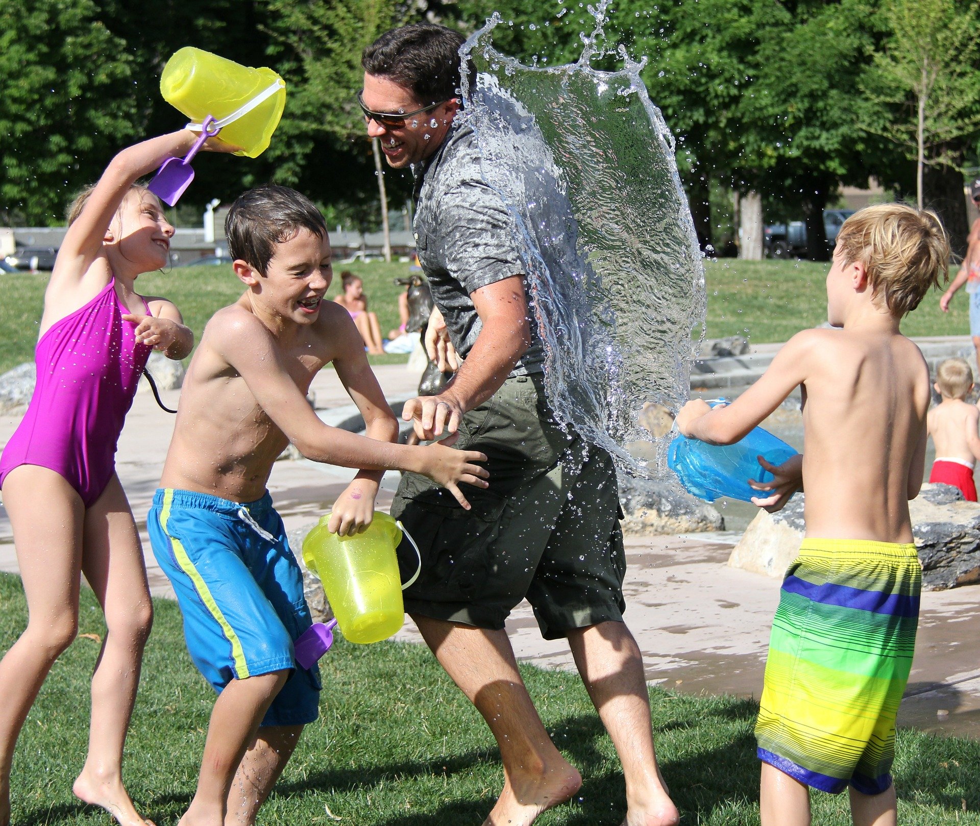 water-fight-442257_1920 (2)